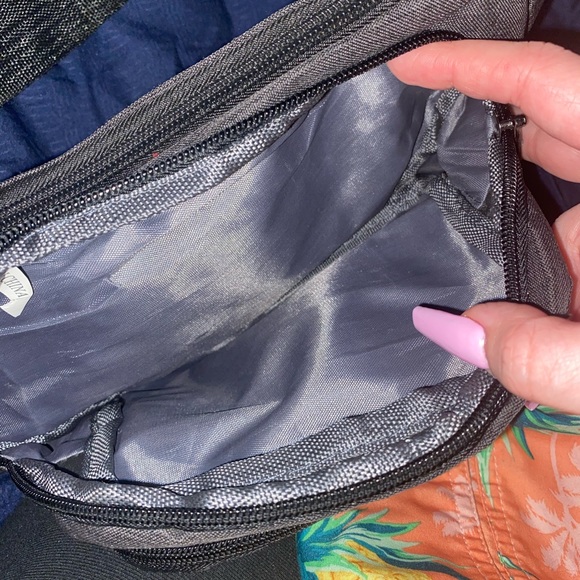 Champion side bag - Picture 2 of 2